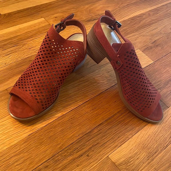 Marc Fisher Shoes - Marc Fisher open toe sling back block heel shoes in rust red size 7.5